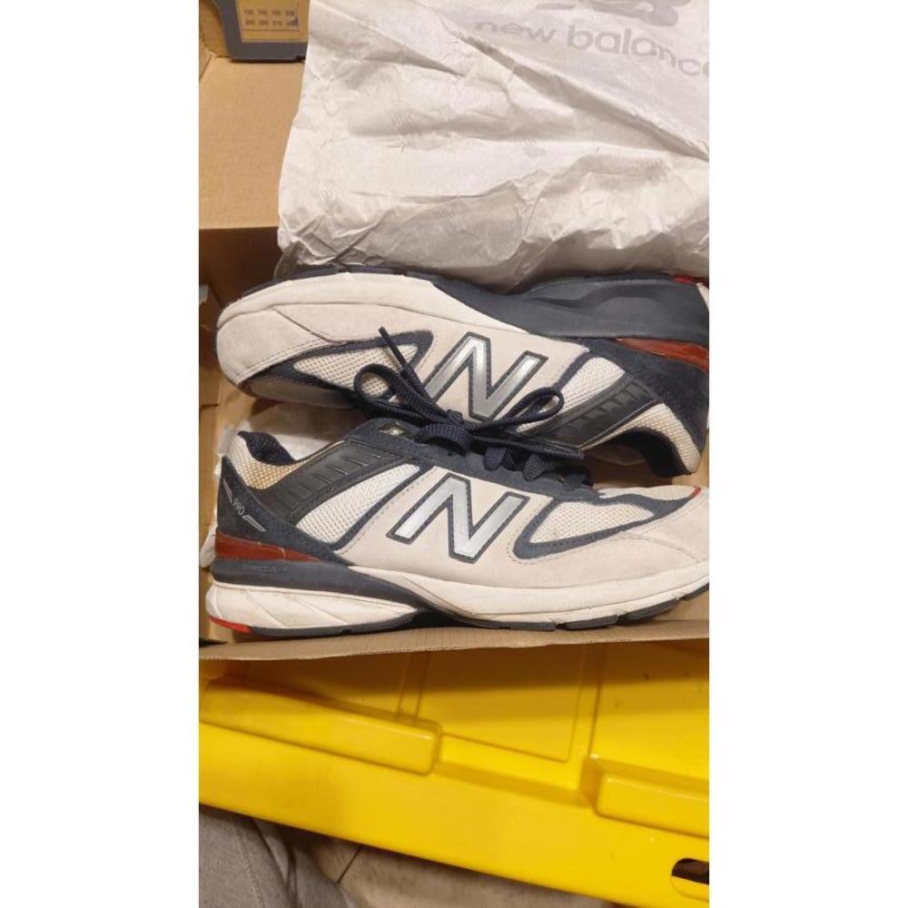 New Balance Men's Running Shoes Size 6 Gray and White